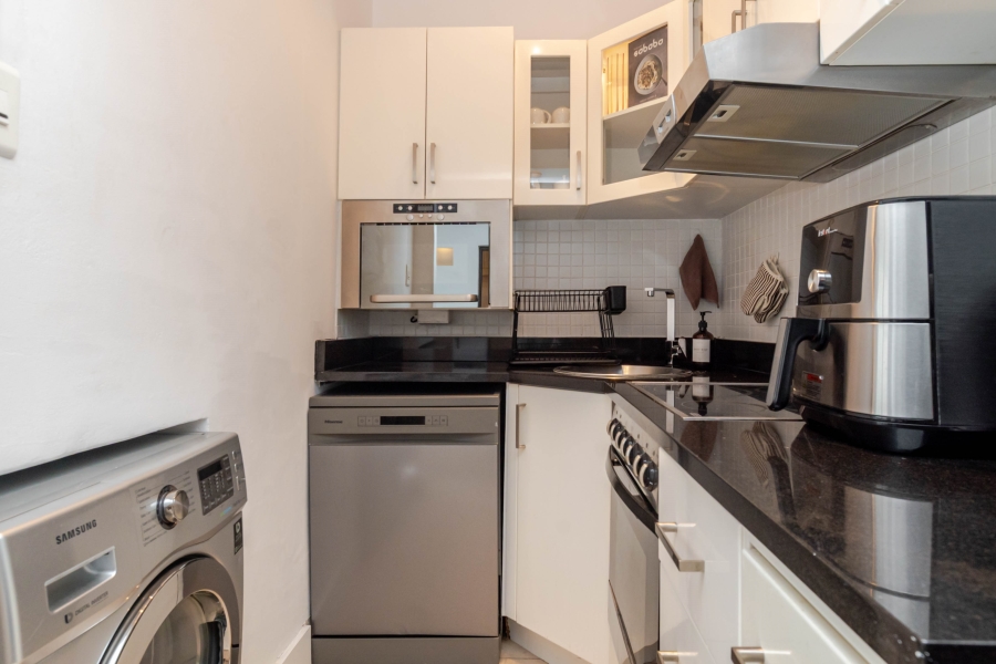 1 Bedroom Property for Sale in Green Point Western Cape